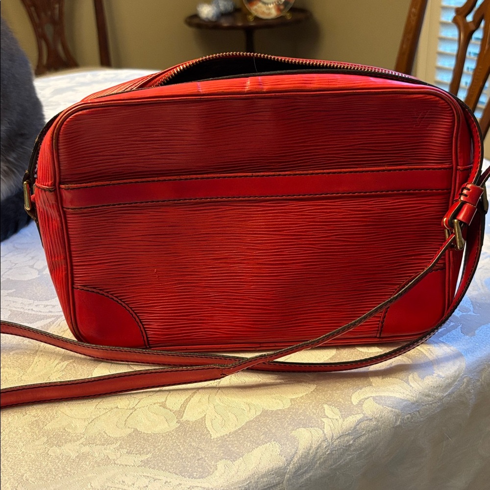 Red Louis Vuitton Trocadero Crossbody Shoulder Bag - Epi Leather